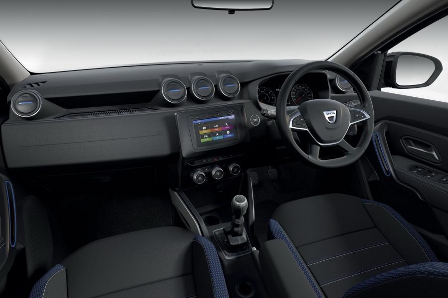 Торпедо Dacia Duster SE Twenty Special Edition 2020 года  (фото 4 из 5)
